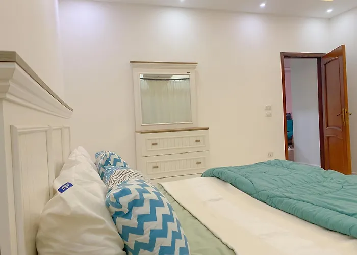 Bright 2br & Office, Remote Work Ready & Long * Hurghada