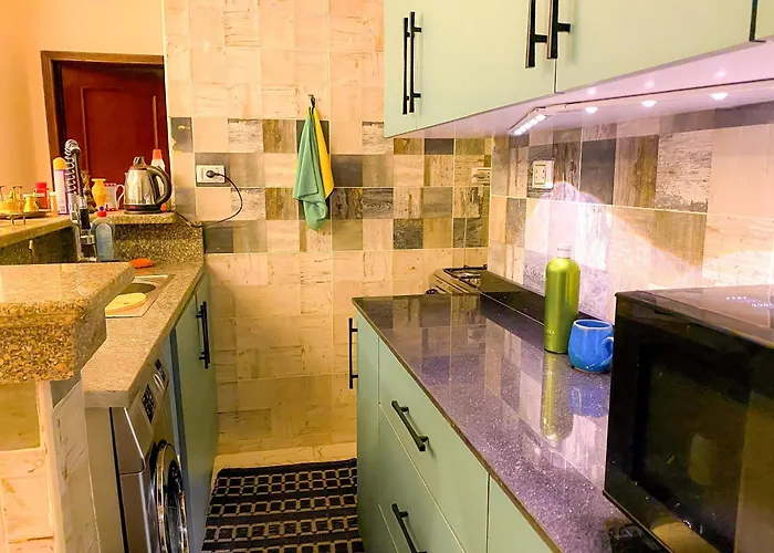 Bright 2br & Office, Remote Work Ready & Long Apartment Hurghada